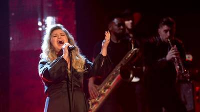 Kelly Clarkson responds to claim her marriage ‘didn’t work’ due to her schedule - www.breakingnews.ie