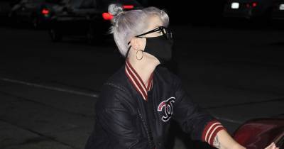 Kelly Osbourne Steps Out for Dinner With Friend After Revealing 85-Lb Weight Loss - www.usmagazine.com - Los Angeles