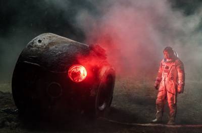 ‘Sputnik’ Exclusive Clip: A Doctor Interrogates A Cosmonaut With An Alien Parasite In IFC’s Latest Thriller - theplaylist.net
