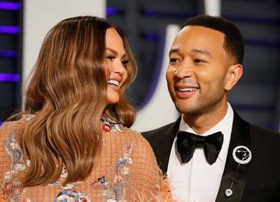 Chrissy Teigen fearful after unknowingly having major surgery while pregnant - evoke.ie