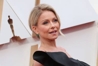 Kelly Ripa Shows Off The Progress Of Her Grey Roots Throughout Quarantine - etcanada.com