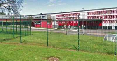 Pupil tests positive for coronavirus after attending Lanarkshire school - www.dailyrecord.co.uk