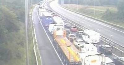 Driver fighting for life after M6 crash as motorists trapped in major delays - www.manchestereveningnews.co.uk