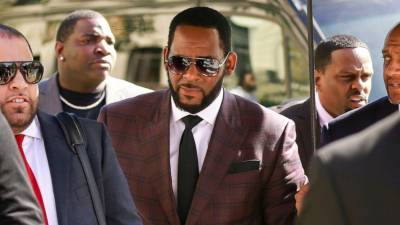 R. Kelly's manager charged with phone threats to theater - abcnews.go.com - New York - Los Angeles - California - Chicago