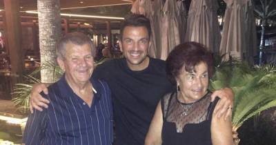 Peter Andre admits he’s having a ‘difficult time’ as he’s not able to see his elderly parents - www.ok.co.uk - Australia - Britain - county Hawkins - county Ray