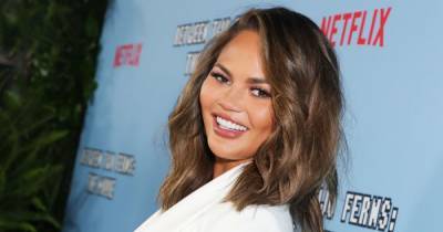 Chrissy Teigen Wore This Affordable Mask After Announcing Her Pregnancy - www.usmagazine.com