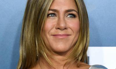 Jennifer Aniston apologises after stopping interview for heartfelt reason - hellomagazine.com - Los Angeles