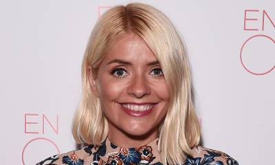 Holly Willoughby 'in bits' as she dedicates sweet post to dad - hellomagazine.com