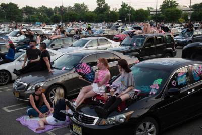 Now playing at the mall parking lot: drag shows, movies - nypost.com - New York - New Jersey