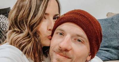 Love Is Blind star Kenny Barnes announces his engagement - www.msn.com