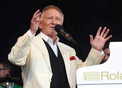 Phil Coulter recounts ‘weird and wonderful’ adventures with late friend John Hume - evoke.ie