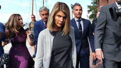 Lori Loughlin Sentenced to 2 Months in Prison for Involvement in College Admissions Scandal - www.etonline.com