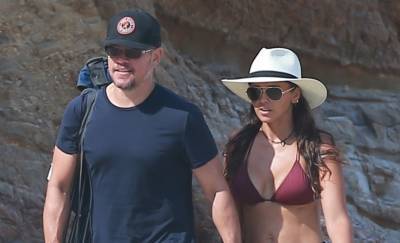Matt Damon & Wife Luciana Spend Another Relaxing Day at the Beach - www.justjared.com - Malibu