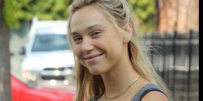 Alexis Ren Is All Smiles After a Workout - www.justjared.com