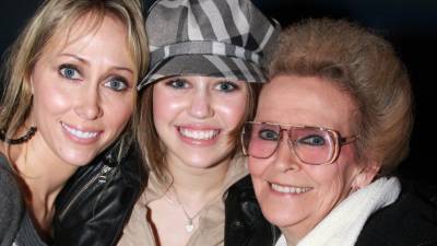 Miley Cyrus Mourns the Death of Her Grandma Loretta in Heartfelt Post - www.etonline.com