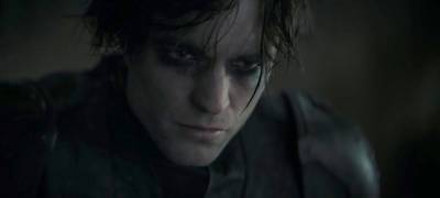 Robert Pattinson is the Caped Crusader in First 'The Batman' Trailer - Watch Now! - www.justjared.com - city Gotham