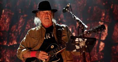 Neil Young almost had an incredible 'Almost Famous' cameo - www.msn.com - USA