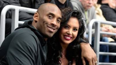 Vanessa Bryant Says 'It Should've Been Me' in Heartbreaking Note on Kobe's Birthday - www.etonline.com