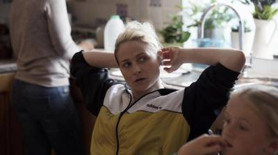 UK’s Channel 4 Orders Crime Drama ‘My Name Is Lizzie’ Starring Niamh Algar - deadline.com - Britain