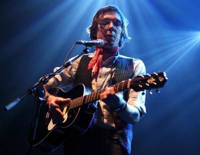 Singer-Songwriter Justin Townes Earle Dead At 38 - perezhilton.com - USA