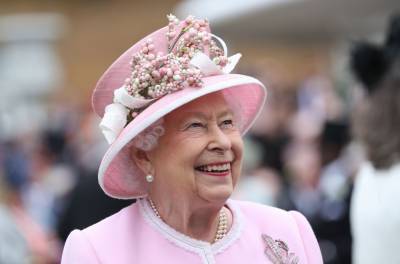 Queen Elizabeth Considering Options Of Where To Live In The Fall - etcanada.com