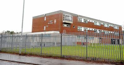 Education bosses encourage social distancing after pics of pupils packed in at Wishaw school - www.dailyrecord.co.uk