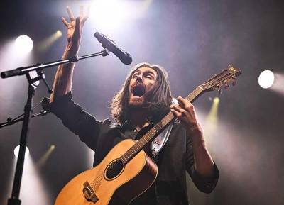 WATCH: Hozier ‘mortified’ after accidentally sharing hilarious Instagram story - evoke.ie