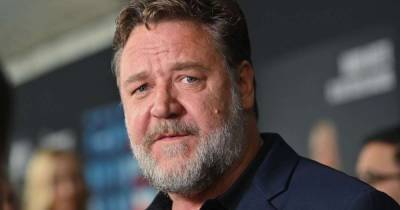 Russell Crowe donates nearly £3,000 to student who couldn't afford drama course - www.msn.com