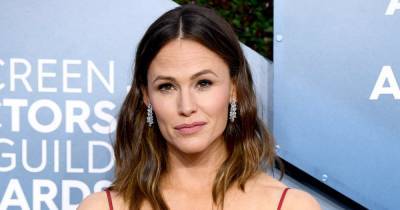 Jennifer Garner Reveals She’s ‘Not Very Proud of’ Connecting With Her Kids Over TV Time - www.usmagazine.com