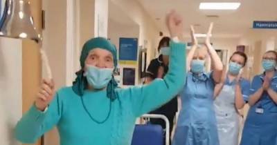 Anne Nolan rings bell to spell end of her chemotherapy treatment in heartwarming video - www.manchestereveningnews.co.uk - Manchester - Ireland