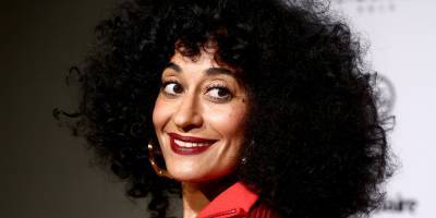 Tracee Ellis Ross Recalls Being Told to 'Put Some Heat' on Her Hair - www.justjared.com - county Ross - Washington - county Ellis
