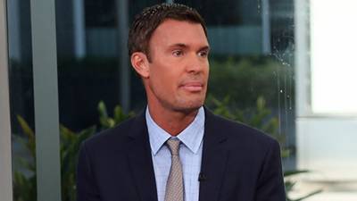 ‘Flipping Out’ star Jeff Lewis takes jab at ex while in hospital recovering from neck surgery - www.foxnews.com - county Monroe - county Edwards