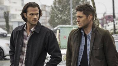 Jensen Ackles Gets Choked Up Before Filming 'Supernatural' Series Finale - www.etonline.com