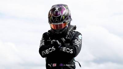 Hamilton dedicates F1 pole position to Chadwick Boseman - abcnews.go.com - California