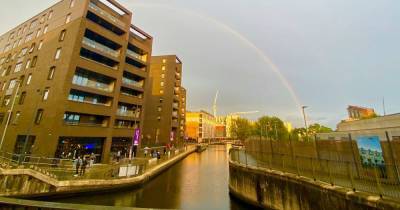 Stunning rainbow brightens up grey skies ahead of Pride weekend in Manchester - www.manchestereveningnews.co.uk - county Queens