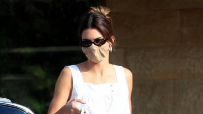 Kendall Jenner Brings Her Dog Six with Her to Lunch with Friends - www.justjared.com - Malibu