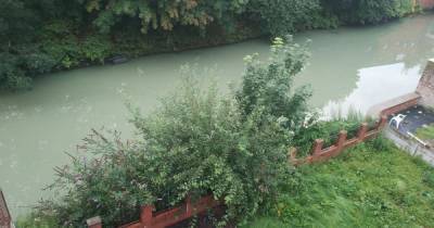 Investigation launched after River Irwell turns green overnight - www.manchestereveningnews.co.uk - Manchester