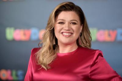 Kelly Clarkson Celebrates Daughter’s New Hairstyle - etcanada.com