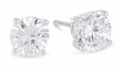 Amazon Sale: Under $600 for 1 Carat Diamond Stud Earrings - www.etonline.com - Houston