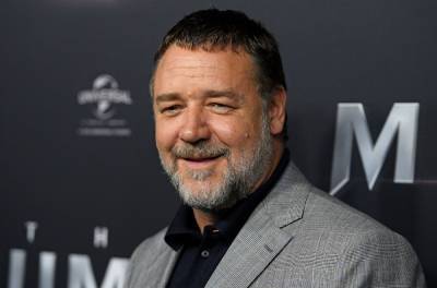 Russell Crowe Helps Aspiring Actor Pay For Tuition After Acceptance Into Prestigious London Academy - etcanada.com