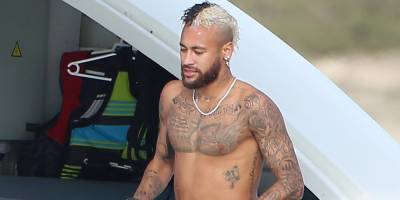 Neymar Takes a Dip on Vacation in Spain With Friends & Family - www.justjared.com - Spain - Brazil