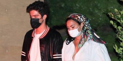 Demi Lovato & Max Ehrich Pack on PDA After Dinner Date in LA - www.justjared.com - Los Angeles