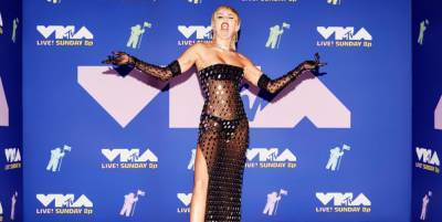 Miley Cyrus Wore the Nakedest Dress to the 2020 VMAs and Fans Are Flipping - www.cosmopolitan.com
