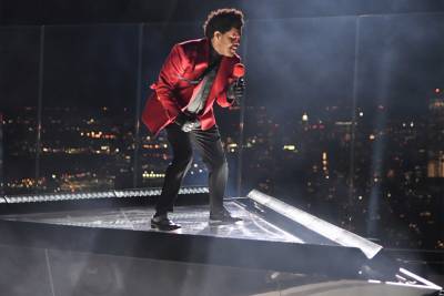 The Weeknd kicks off VMAs 2020 with Hudson Yards performance - nypost.com - city Brooklyn