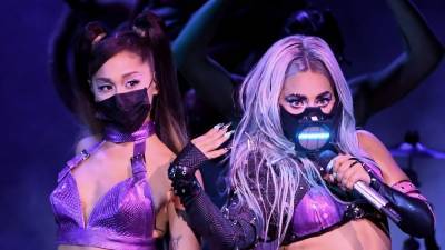 Lady Gaga and Ariana Grande Mask Up to Perform 'Rain on Me' at 2020 VMAs - www.etonline.com