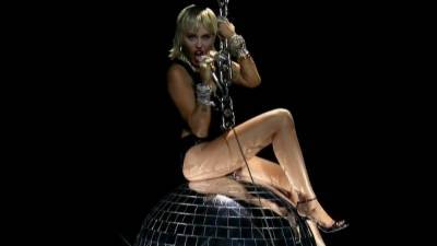 Miley Cyrus Celebrates 'Wrecking Ball' Anniversary With 'Midnight Sky' Performance at 2020 MTV VMAs - www.etonline.com