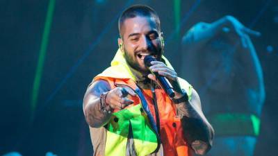 Maluma Steams Up MTV VMAs With 'Hawái' Performance - www.etonline.com - New York - Colombia