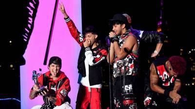 CNCO Bust Out Their Best Dance Moves for Impressive 'Beso' MTV VMAs Performance - www.etonline.com