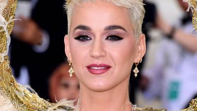 ‘Hair and make-up by exhaustion’ – new mother Katy Perry shares VMA selfie - www.breakingnews.ie - Hawaii