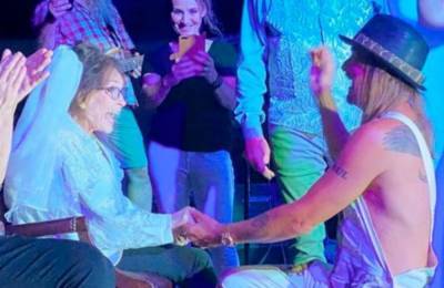 Loretta Lynn And Kid Rock ‘Marry’ In Surprise Ceremony - etcanada.com